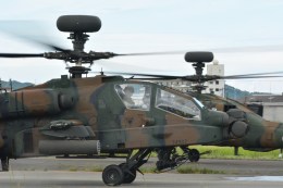 MiYABiさんが、徳島空港で撮影した陸上自衛隊 AH-64Dの航空フォト（飛行機 写真・画像）