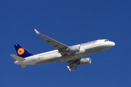 non-nonさんが、フランクフルト国際空港で撮影したルフトハンザドイツ航空 A320-214の航空フォト（飛行機 写真・画像）
