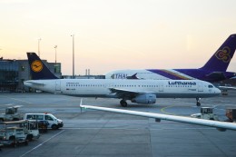 Juliaさんが、フランクフルト国際空港で撮影したルフトハンザドイツ航空 A321-231の航空フォト（飛行機 写真・画像）