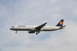 コタちゃんさんが、ロンドン・ヒースロー空港で撮影したルフトハンザドイツ航空 A321-231の航空フォト（飛行機 写真・画像）