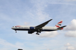 コタちゃんさんが、ロンドン・ヒースロー空港で撮影したブリティッシュ・エアウェイズ 777-236/ERの航空フォト（飛行機 写真・画像）