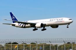 Pacmin エールフランス　スカイチーム塗装機　B777-300ER fit=scale-down,w=1200