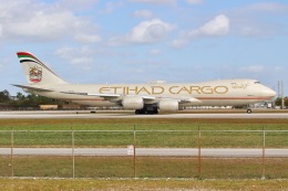 JRF spotterさんが、マイアミ国際空港で撮影したエティハド航空 747-87UF/SCDの航空フォト（飛行機 写真・画像）