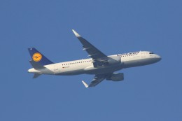 masa707さんが、ロンドン・ヒースロー空港で撮影したルフトハンザドイツ航空 A320-214の航空フォト（飛行機 写真・画像）