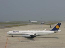 はれいろさんが、中部国際空港で撮影したルフトハンザドイツ航空 A340-311の航空フォト（飛行機 写真・画像）