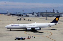 yabyanさんが、中部国際空港で撮影したルフトハンザドイツ航空 A340-311の航空フォト（飛行機 写真・画像）