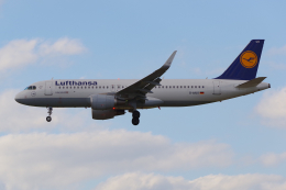 PASSENGERさんが、フランクフルト国際空港で撮影したルフトハンザドイツ航空 A320-214の航空フォト（飛行機 写真・画像）