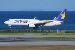 こすけさんが、那覇空港で撮影したスカイマーク 737-86Nの航空フォト（飛行機 写真・画像）