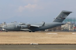 マリオ先輩さんが、横田基地で撮影したアメリカ空軍 C-17A Globemaster IIIの航空フォト（飛行機 写真・画像）