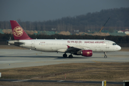 xingyeさんが、鄭州新鄭国際空港で撮影した吉祥航空 A320-214の航空フォト（飛行機 写真・画像）