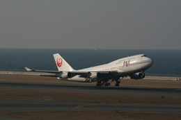 JAL B747-446 (鶴丸バージョン) by 8096さん | 航空フォトアルバム