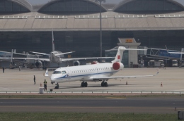 TAOTAOさんが、青島流亭国際空港で撮影した中国人民解放軍 空軍 CL-600-2C10(Challenger 870)の航空フォト（飛行機 写真・画像）