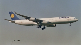 kenko.sさんが、名古屋飛行場で撮影したルフトハンザドイツ航空 A340-311の航空フォト（飛行機 写真・画像）