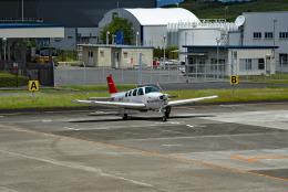 tsubasa0624さんが、南紀白浜空港で撮影した日本個人所有 A36 Bonanza 36の航空フォト（飛行機 写真・画像）