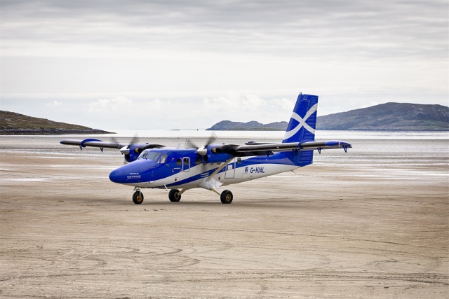 Leporelloさんが、バラ・エオリガーリー空港で撮影したローガンエアー DHC-6 Twin Otterの航空フォト（飛行機 写真・画像）