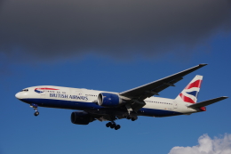 JA8037さんが、ロンドン・ヒースロー空港で撮影したブリティッシュ・エアウェイズ 777-236/ERの航空フォト（飛行機 写真・画像）