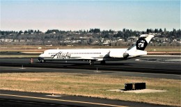 ハミングバードさんが、ポートランド空港で撮影したアラスカ航空 MD-82 (DC-9-82)の航空フォト（飛行機 写真・画像）