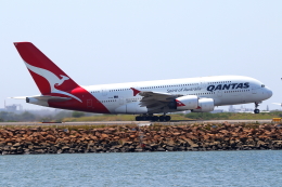 かみじょー。さんが、シドニー国際空港で撮影したカンタス航空 A380-842の航空フォト（飛行機 写真・画像）
