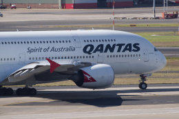 かずまっくすさんが、シドニー国際空港で撮影したカンタス航空 A380-842の航空フォト（飛行機 写真・画像）