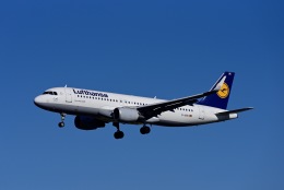 Frankspotterさんが、フランクフルト国際空港で撮影したルフトハンザドイツ航空 A320-214の航空フォト（飛行機 写真・画像）