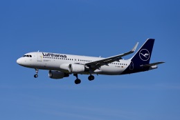 Frankspotterさんが、フランクフルト国際空港で撮影したルフトハンザドイツ航空 A320-214の航空フォト（飛行機 写真・画像）