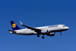 Frankspotterさんが、フランクフルト国際空港で撮影したルフトハンザドイツ航空 A320-214の航空フォト（飛行機 写真・画像）