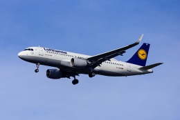 Frankspotterさんが、フランクフルト国際空港で撮影したルフトハンザドイツ航空 A320-214の航空フォト（飛行機 写真・画像）