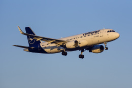 航空フォト：D-AIWG ルフトハンザドイツ航空 A320