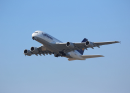 銀苺さんが、成田国際空港で撮影したルフトハンザドイツ航空 A380-841の航空フォト（飛行機 写真・画像）