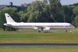 PASSENGERさんが、ベルリン・テーゲル空港で撮影したドイツ空軍 A321-231の航空フォト（飛行機 写真・画像）