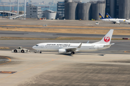 jjieさんが、羽田空港で撮影した日本航空 737-846の航空フォト（飛行機 写真・画像）