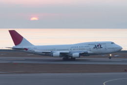 さっしんさんが、中部国際空港で撮影した日本航空 747-446の航空フォト（飛行機 写真・画像）