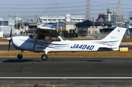 PASSENGERさんが、八尾空港で撮影した大阪航空 172R Skyhawkの航空フォト（飛行機 写真・画像）