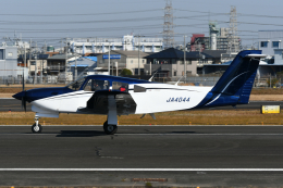 PASSENGERさんが、八尾空港で撮影した日本個人所有 PA-28RT-201T Turbo Arrow IVの航空フォト（飛行機 写真・画像）