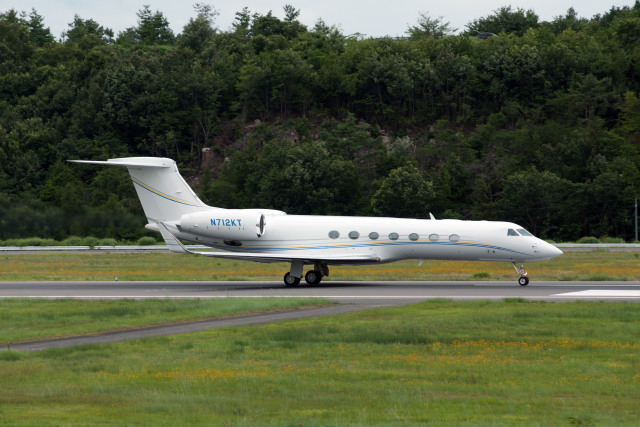 Gambardierさんが、岡山空港で撮影したウィルミントン・トラスト・カンパニー G-V-SP Gulfstream G550の航空フォト（飛行機 写真・画像）