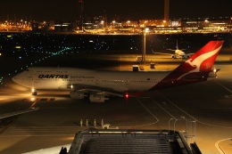 さもんほうさくさんが、羽田空港で撮影したカンタス航空 747-438の航空フォト（飛行機 写真・画像）