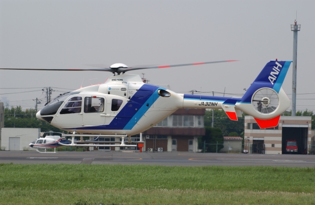 かぐさんが、東京ヘリポートで撮影したユーロヘリ EC135T2の航空フォト（飛行機 写真・画像）