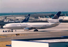 rokko2000さんが、関西国際空港で撮影したコンチネンタル・ミクロネシア DC-10-10の航空フォト（飛行機 写真・画像）