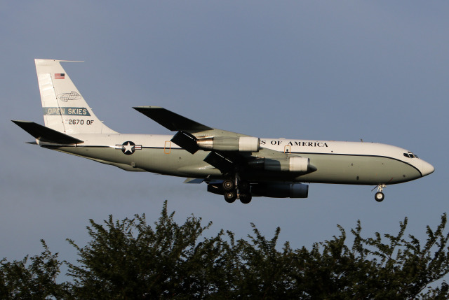 Menokkuさんが、横田基地で撮影したアメリカ空軍 OC-135B (717-158)の航空フォト（飛行機 写真・画像）