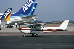 Gambardierさんが、岡山空港で撮影した四国航空 172P Skyhawkの航空フォト（飛行機 写真・画像）