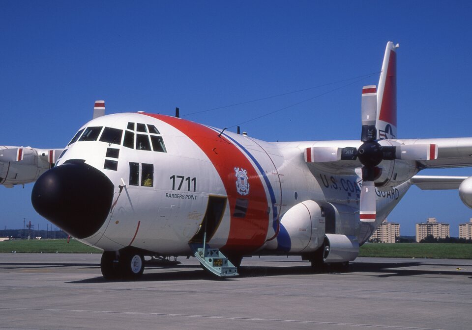 アメリカ沿岸警備隊 Lockheed C-130 Hercules 不明 横田基地