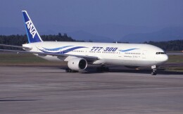 kumagorouさんが、鹿児島空港で撮影した全日空 777-381の航空フォト（飛行機 写真・画像）