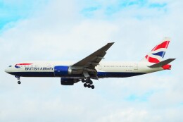 ちっとろむさんが、ロンドン・ヒースロー空港で撮影したブリティッシュ・エアウェイズ 777-236/ERの航空フォト（飛行機 写真・画像）