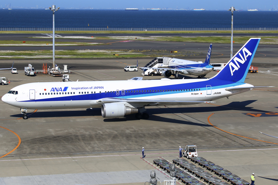 全日空 Boeing 767-300 JA618A 羽田空港 航空フォト | by ちゅう
