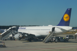 hikoukianaさんが、フランクフルト国際空港で撮影したルフトハンザドイツ航空 A320-211の航空フォト（飛行機 写真・画像）