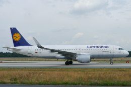 hikoukianaさんが、フランクフルト国際空港で撮影したルフトハンザドイツ航空 A320-214の航空フォト（飛行機 写真・画像）