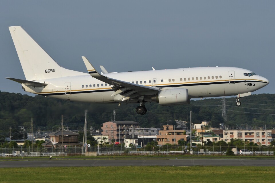 アメリカ海軍 Boeing C-40 166695 横田基地 航空フォト | by