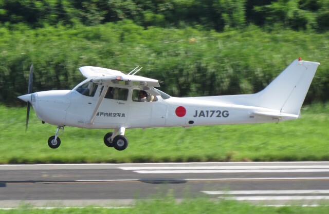 F.YUKIHIDEさんが、岡南飛行場で撮影した瀬戸内航空写真 172R Skyhawkの航空フォト（飛行機 写真・画像）