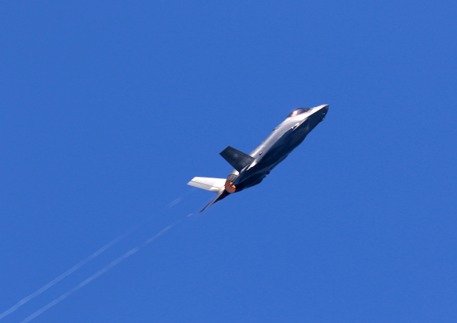 航空自衛隊 Mitsubishi F 35 99 8715 三沢飛行場 航空フォト By Kiki09さん 撮影21年07月15日 航空自衛隊 Mitsubishi F 35 99 8715 三沢飛行場 航空フォト By Kiki09さん 撮影21年07月15日