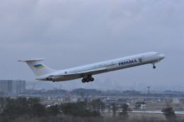 航空フォト：UR-86528 ウクライナ政府 Il-62